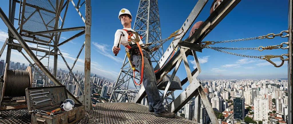 Artículos de seguridad industrial y confecciones